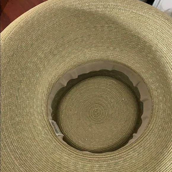Green straw hat - Picture 4 of 4